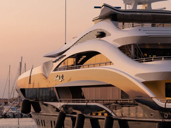 Limousine service for yachting 2 |