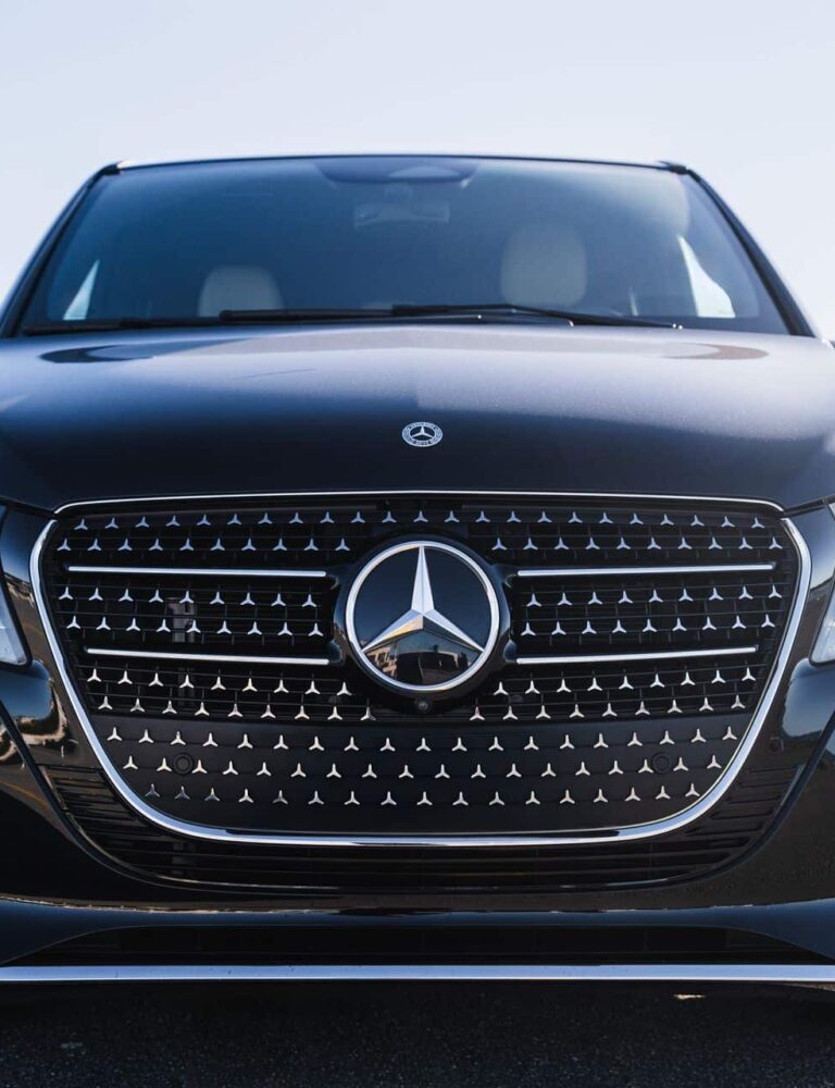 Wine, perfume and art: a chauffeured day from Cannes | Kingdom Limousines