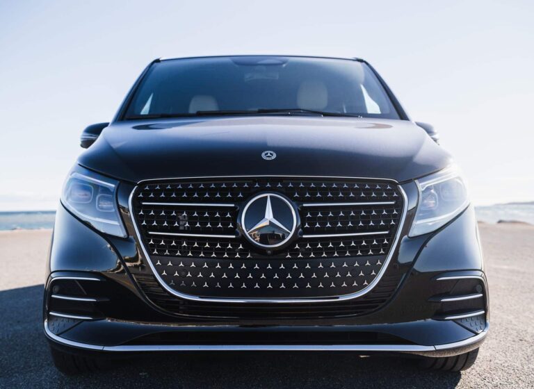 Wine, perfume and art: a chauffeured day from Cannes | Kingdom Limousines