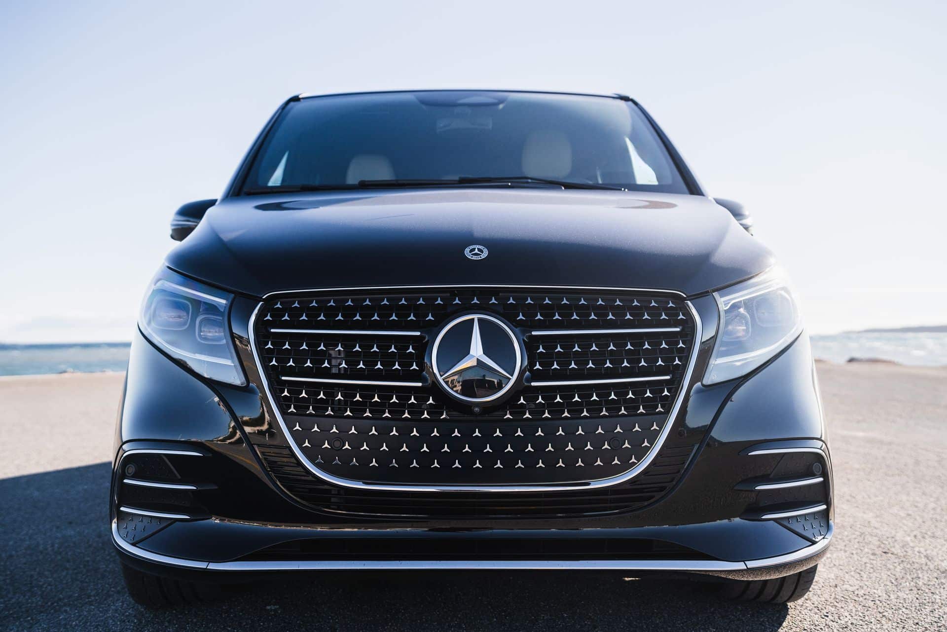 Mercedes V Class | Chauffeur Côte d'Azur | Kingdom Limousines