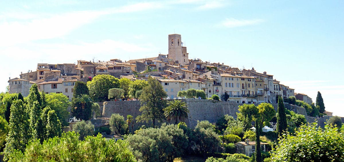 Venez découvrir le magnifique village de Saint Paul de Vence avec ses vestiges du passé et sa nature incroyable