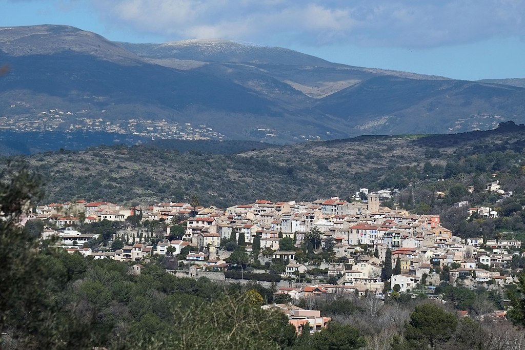 decouverte du petit village de biot et de sa verrerie |