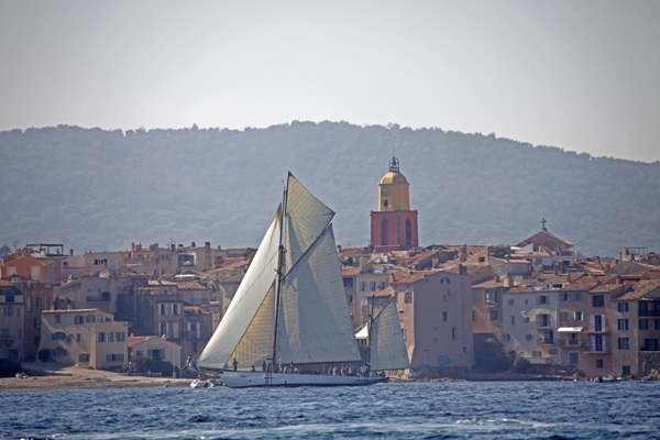 Zoom sur "les voiles de Saint-Tropez" : un événement incontournable