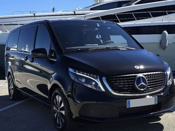 Electric Mercedes EQV 300 Minivan | Chauffeur service