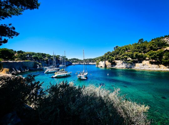 Discover-the-calanques-of-Marseille-by-car