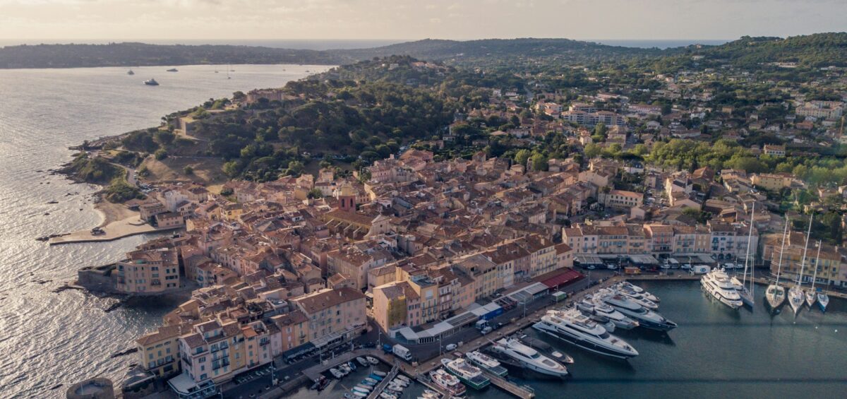 Visiting-the-port-of-Saint-Tropez