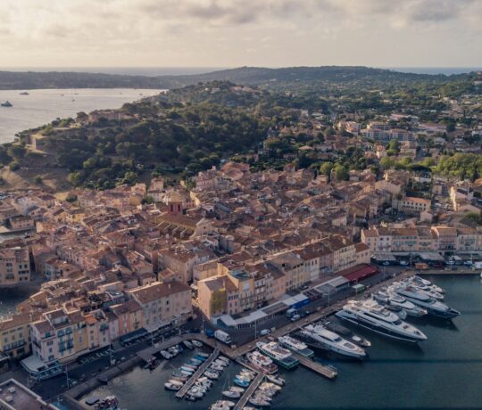 Visiting-the-port-of-Saint-Tropez
