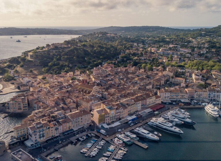 Visiting-the-port-of-Saint-Tropez