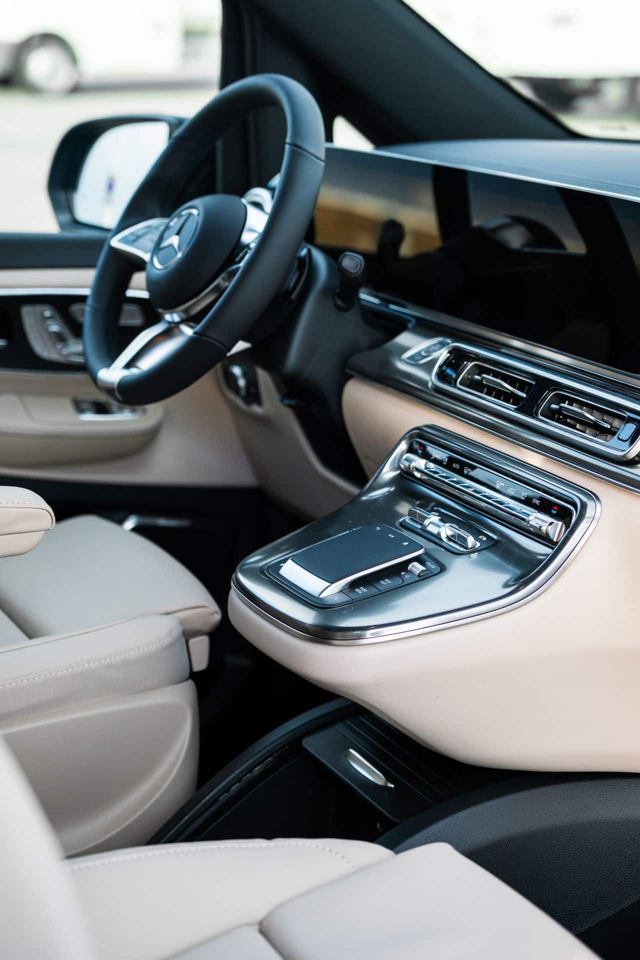 Mercedes V Class EXCLUSIVE Chauffeur Service | Kingdom Limousines