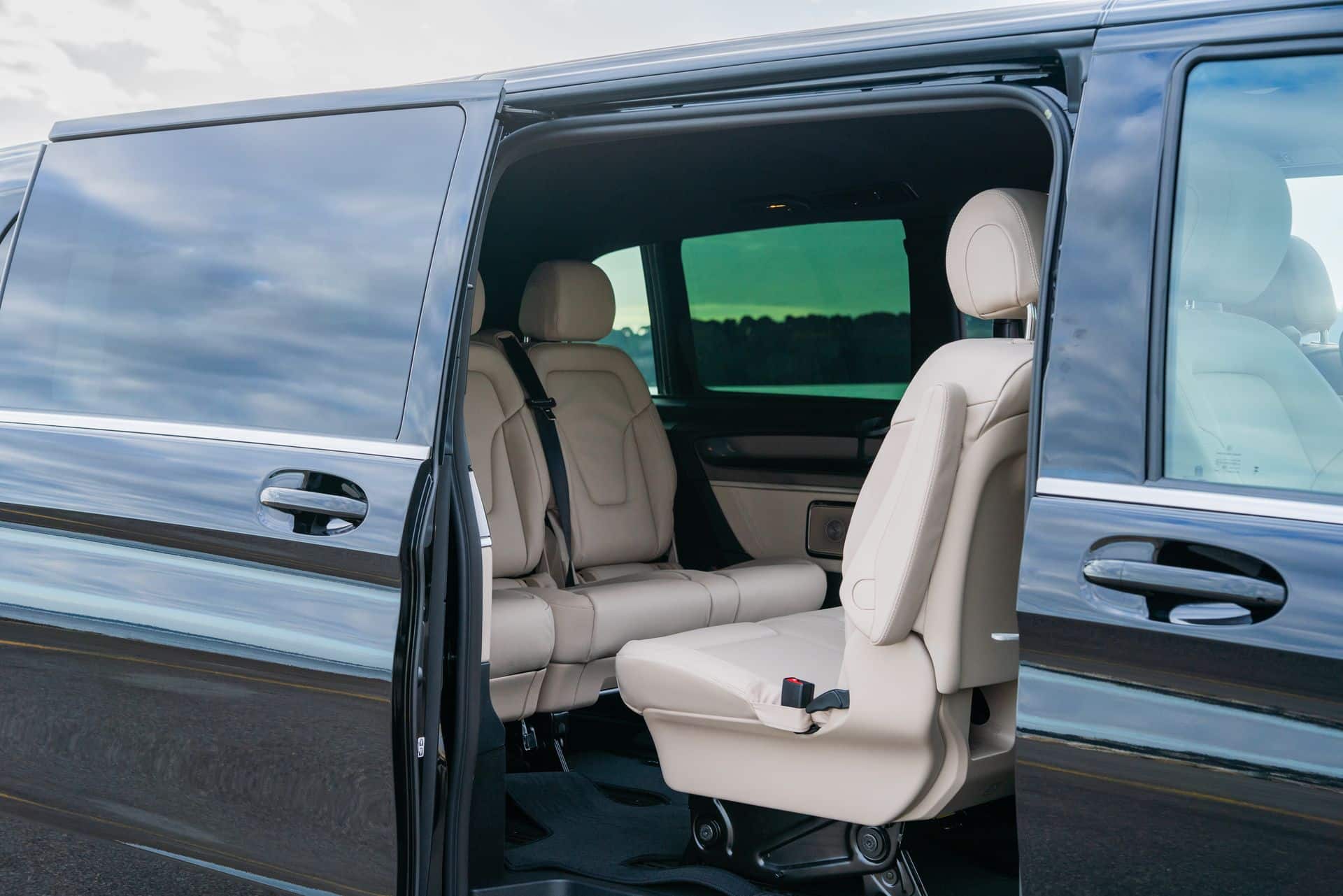 Mercedes V Class EXCLUSIVE Chauffeur Service | Kingdom Limousines