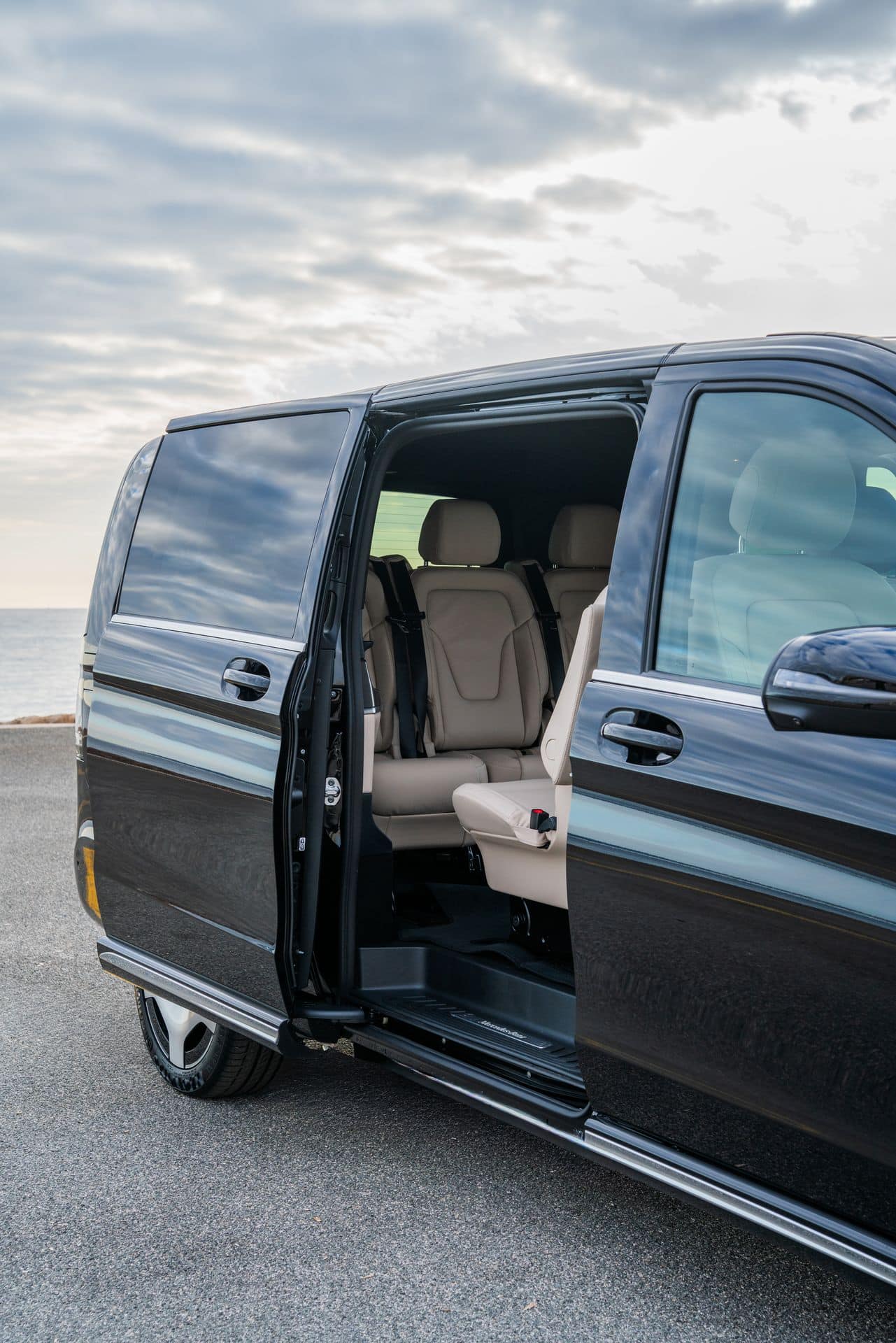 Mercedes V Class EXCLUSIVE Chauffeur Service | Kingdom Limousines