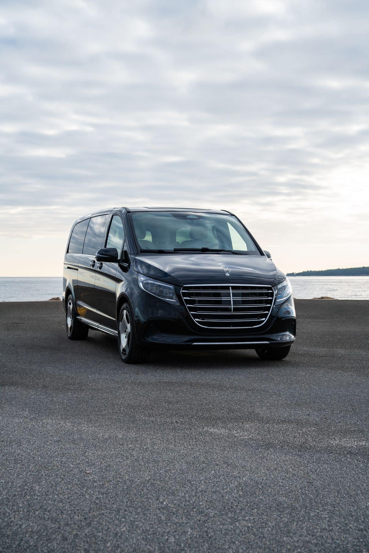 Mercedes V Class EXCLUSIVE Chauffeur Service | Kingdom Limousines