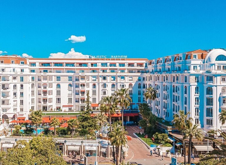 Majestic-Barrière-private-beach-where-refined-Riviera-days-unfold