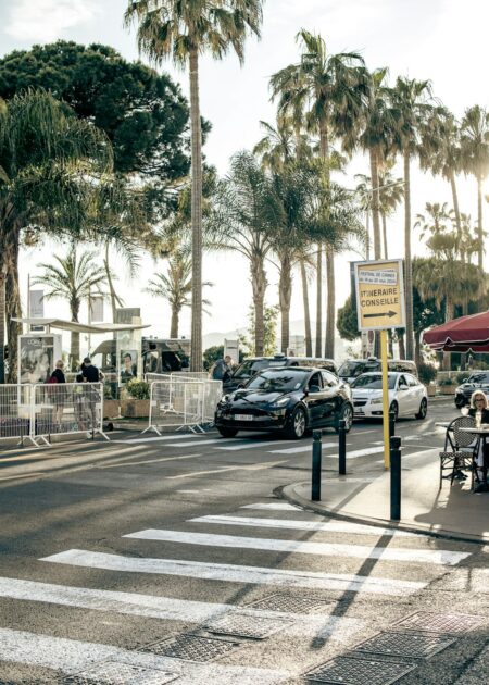 Executive transport for business travellers in Cannes | Kingdom Limousines